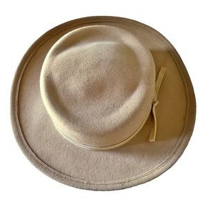 Michael Howard vintage hat Condition, 100% wool